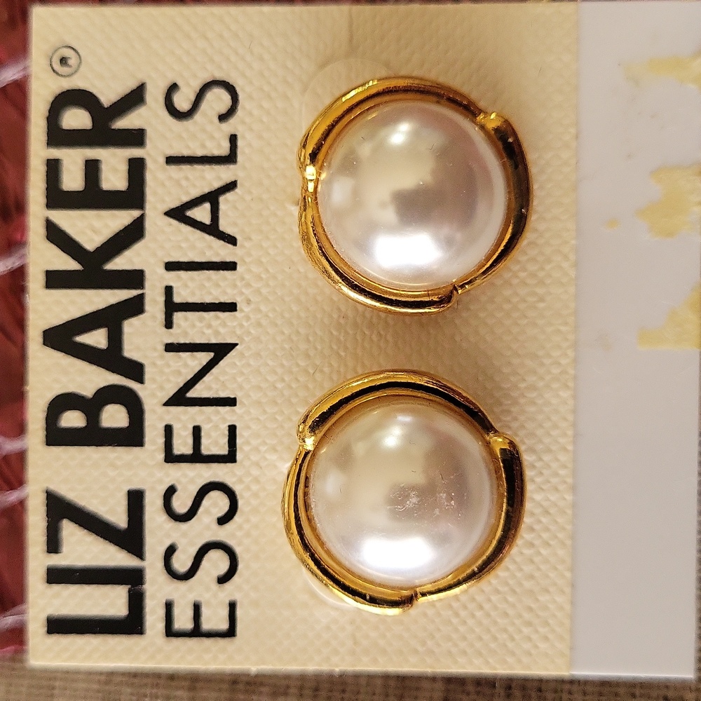 Liz Baker Essentials women's Pearl earrings, OS, Gold color